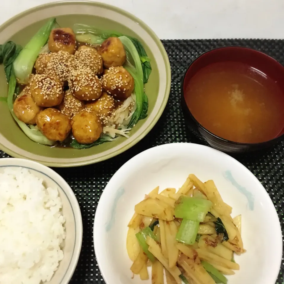 鶏団子の中華風照煮・お味噌汁・じゃがいものキンピラ|美也子さん