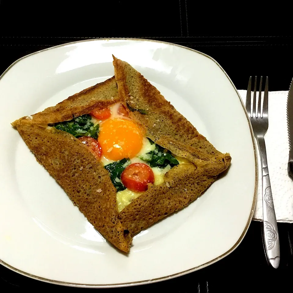 Snapdishの料理写真:Buckwheat crepes|Tess Worlandさん