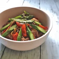 アスパラトマト牛丼