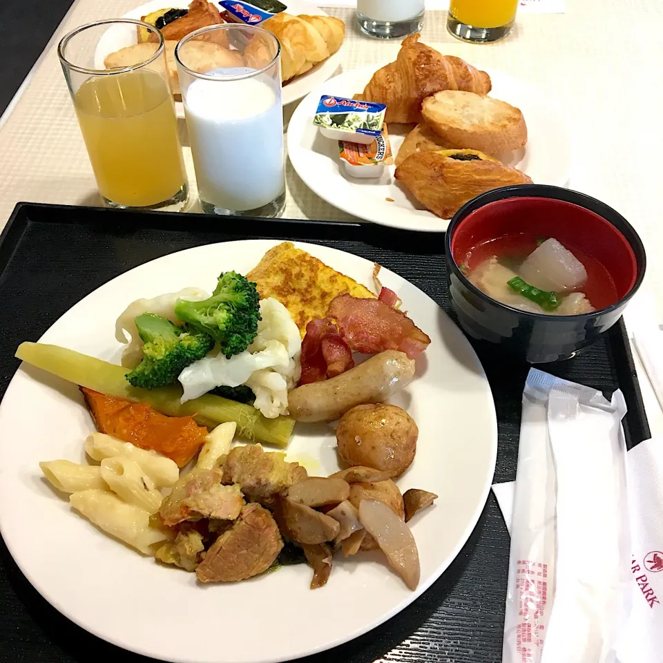 Snapdishの料理写真:台北 朝ごはん 2018・6・9
 #台北旅行  #シーザーパークホテル|ローゼルさん