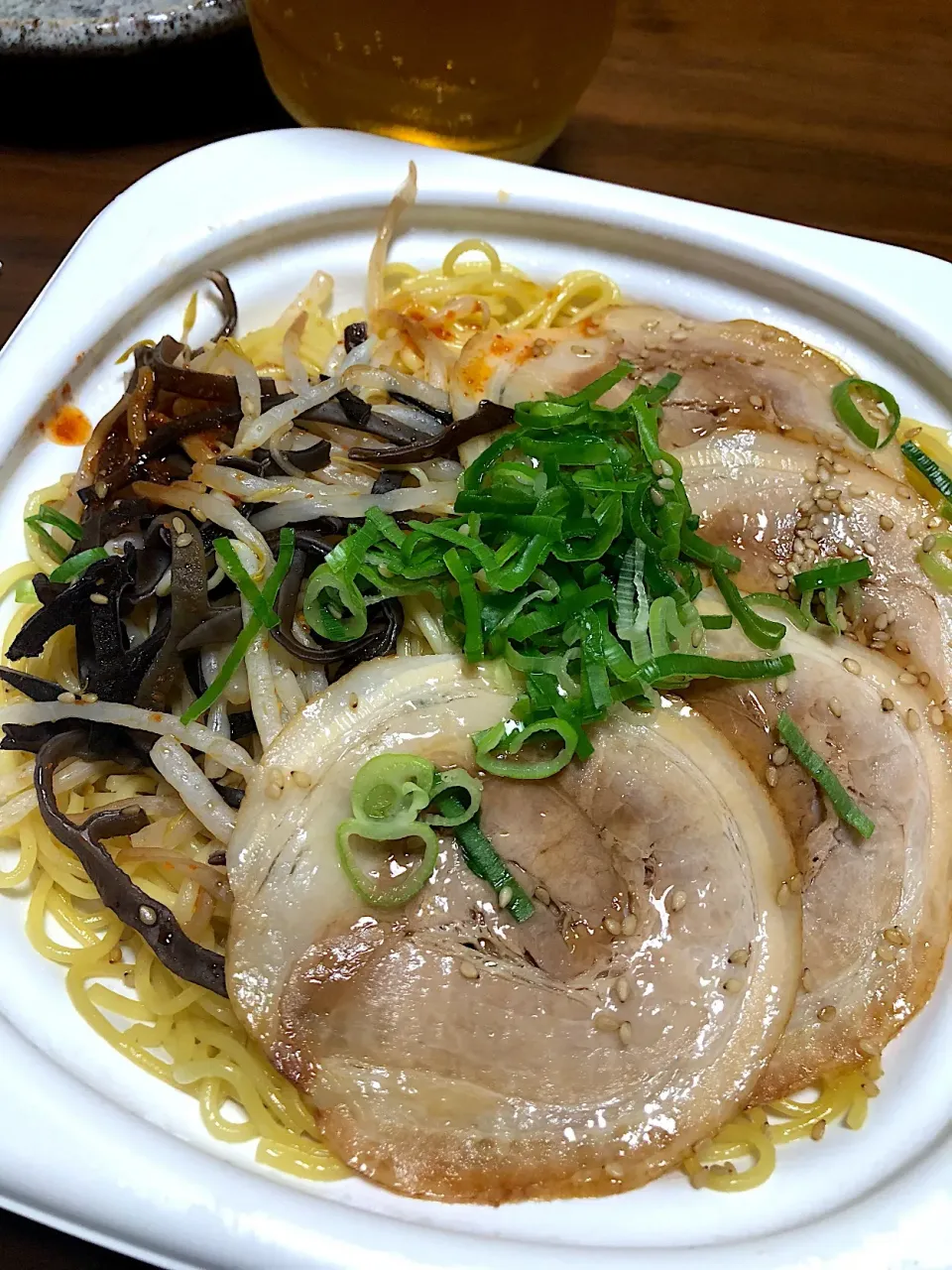 Snapdishの料理写真:セブンイレブン 黒マー油の風味広がる豚骨焼ラーメン🍺|ラックさん