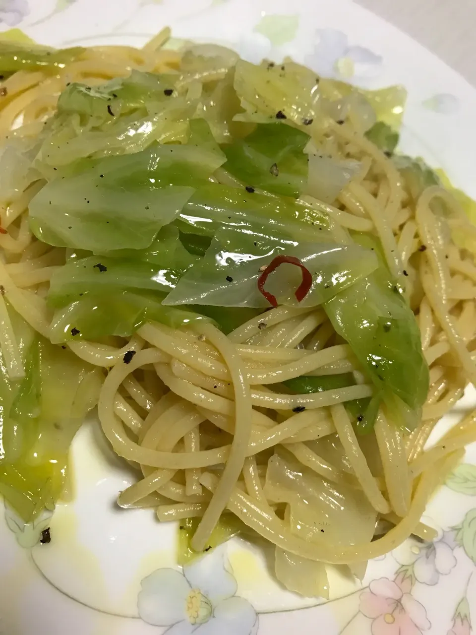 キャベツのパスタ！めっちゃおいしいNovello LUGI TEGAオイルで！
Pasta di cavolo|お家でbar!さん