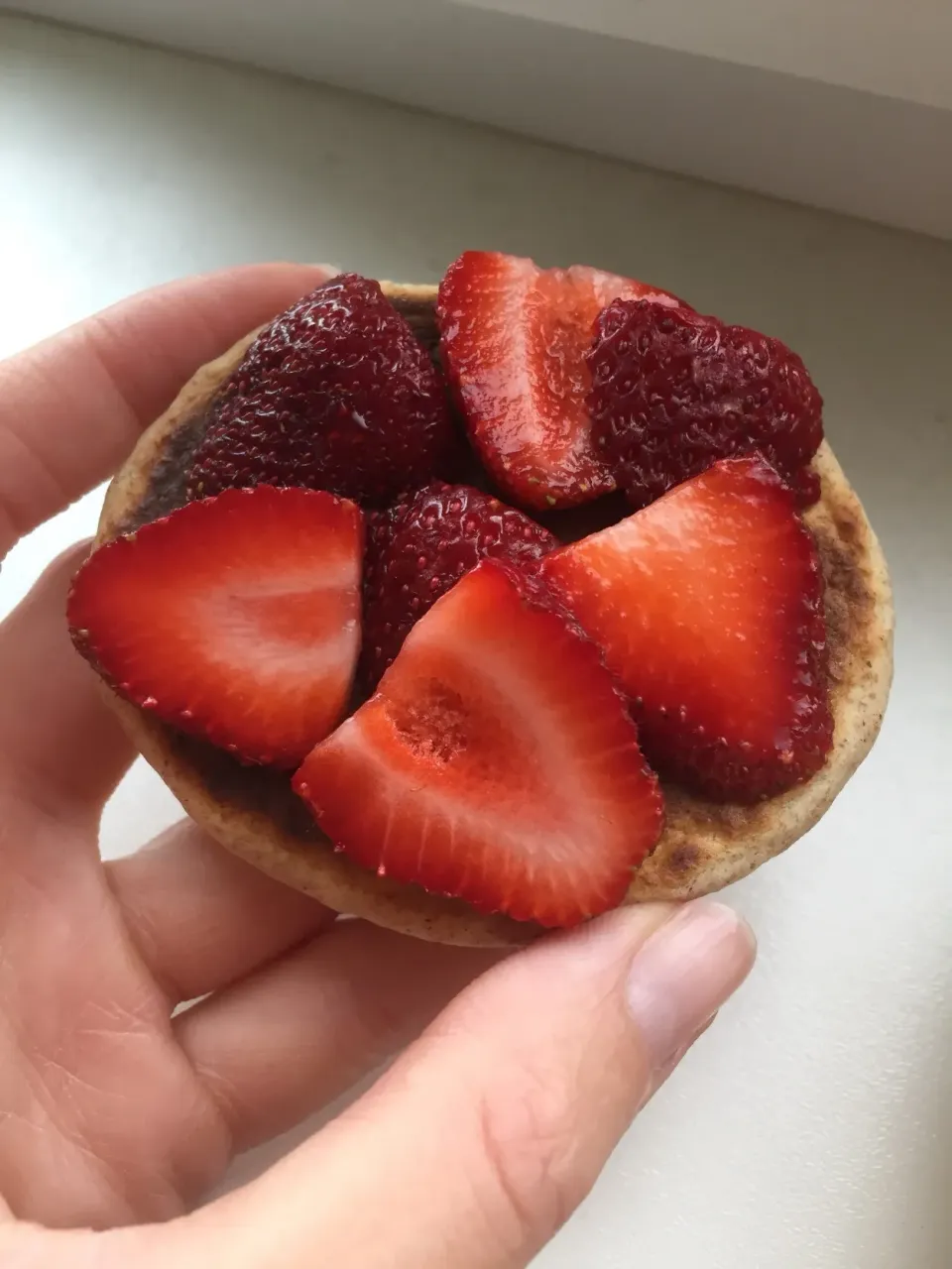 Pancake with strawberries #pancake #strawberries  #breakfast|Strangeさん