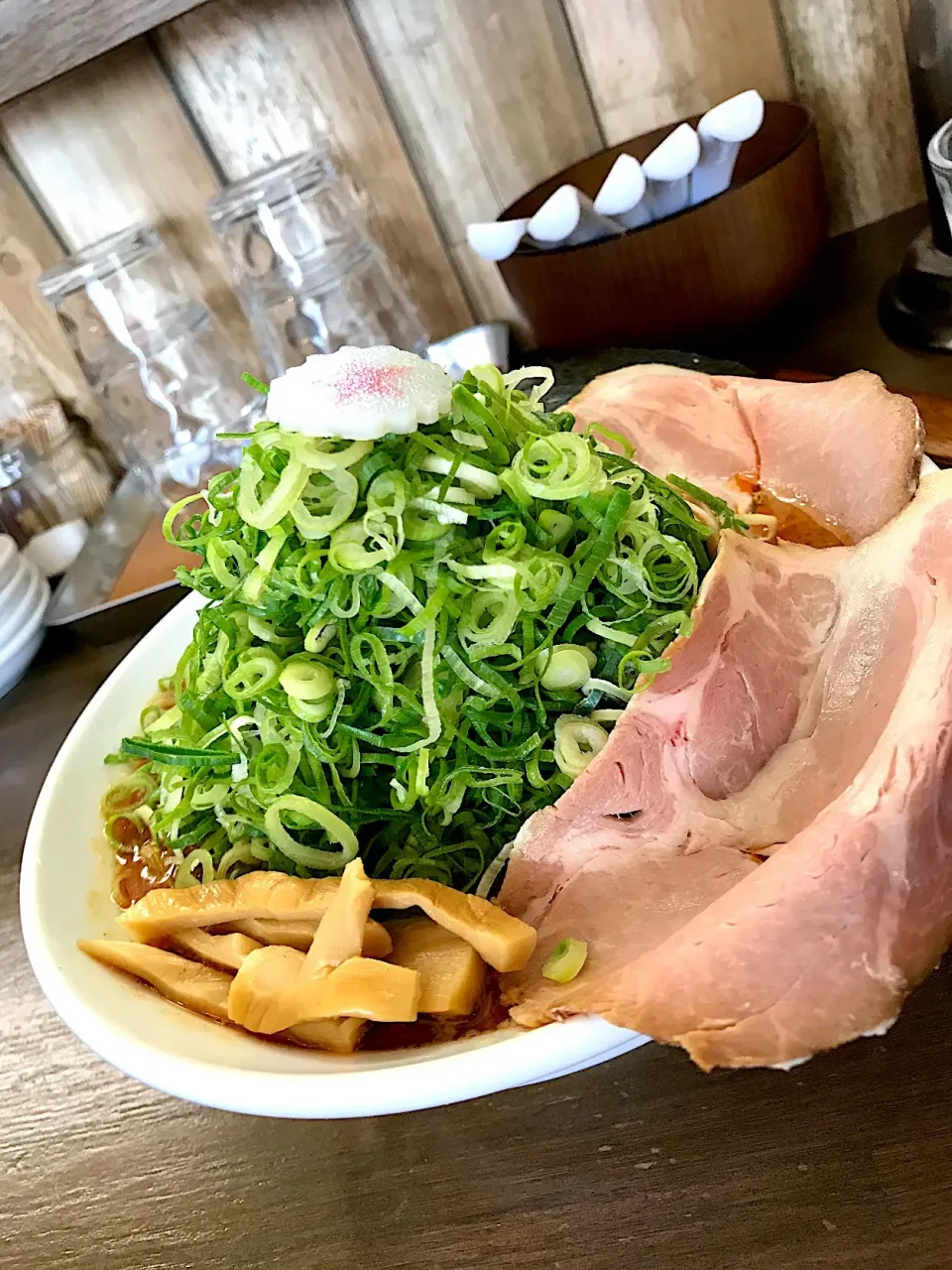 ✨漢の激辛九条ネギ濃厚魚介ラーメン🍜✨|中さんさん