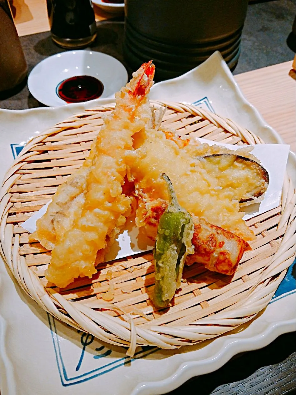 Snapdishの料理写真:お昼の定食 天ぷら|岩﨑 正勝さん