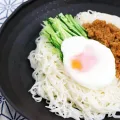 ピリ辛温玉　肉味噌めん