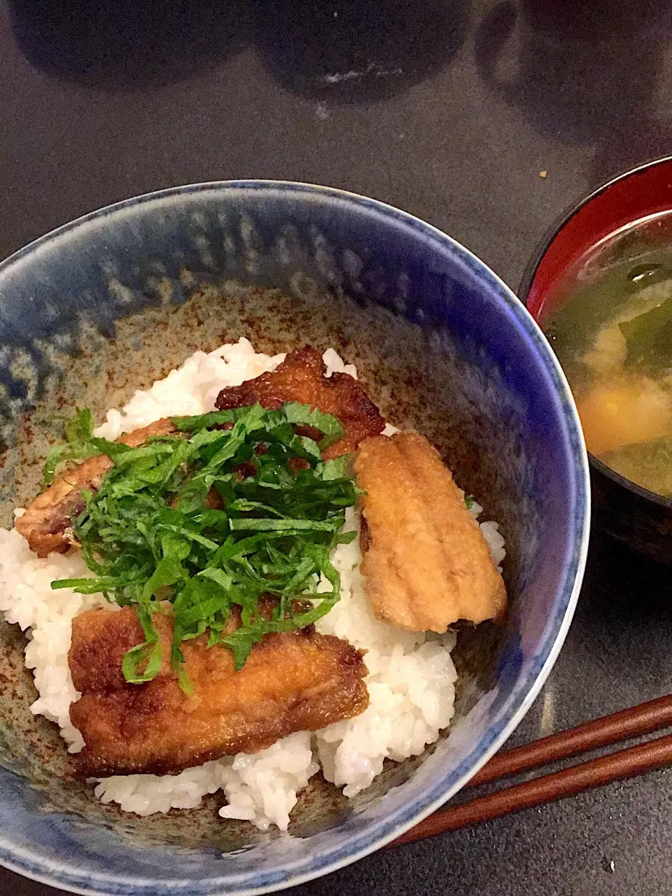 Snapdishの料理写真:イワシの蒲焼き丼|ぺろたんさん