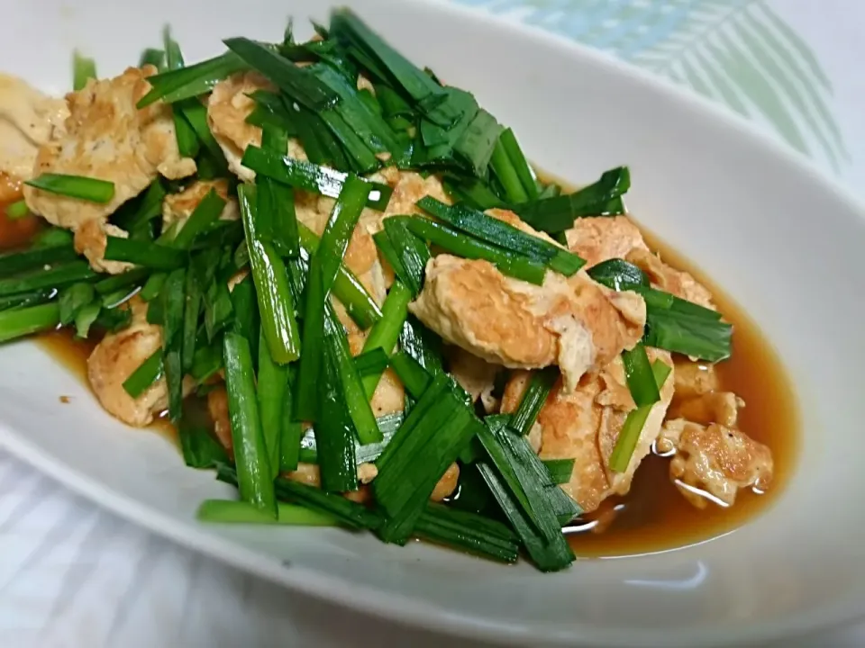 ☆今日の晩ごはん☆　鶏のむね肉のニラ炒め　コロッケ　サラダ　豆腐とわかめのお味噌|hamamaさん