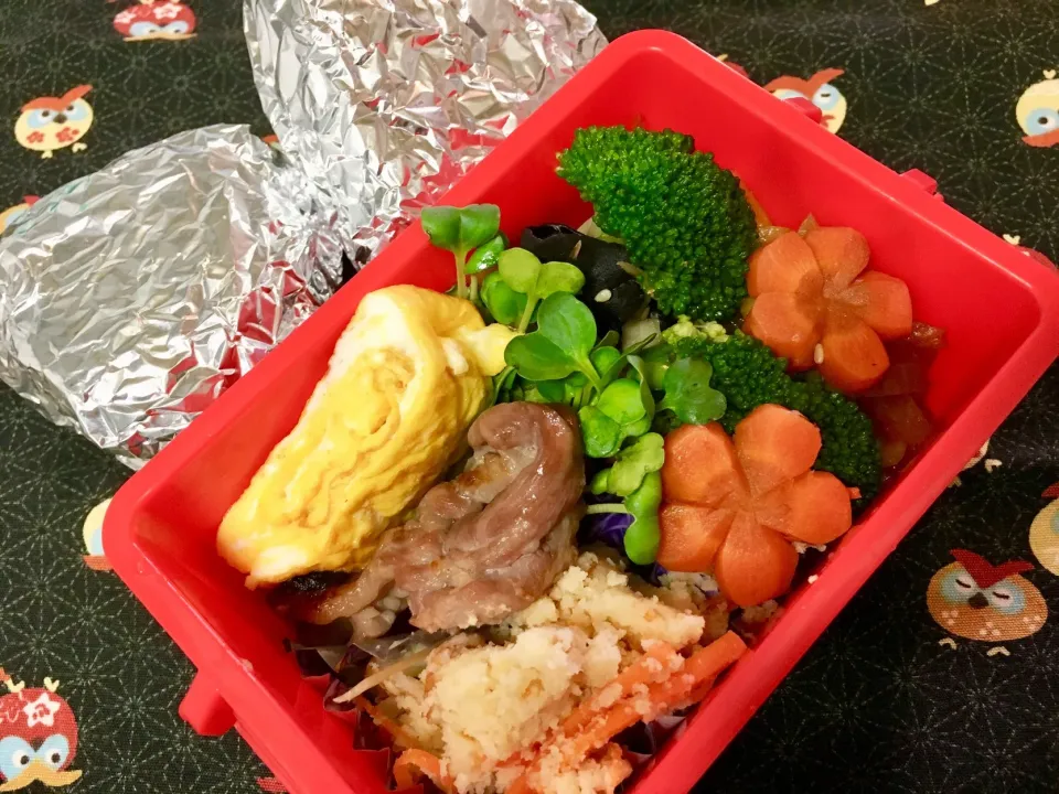 20180613🍱今日の旦那さん弁当🍱
 #旦那さん弁当  #人参の飾り切り|akiyo22さん