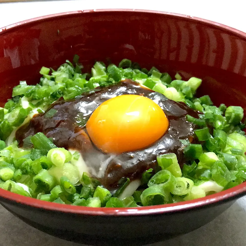 Snapdishの料理写真:ピリ辛冷やしねぎ味噌うどん #うどん #コチュジャン #ねぎ|Single cookさん