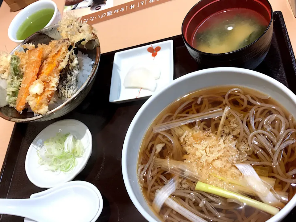 神楽のセット（たぬき・天丼）|まさとさん