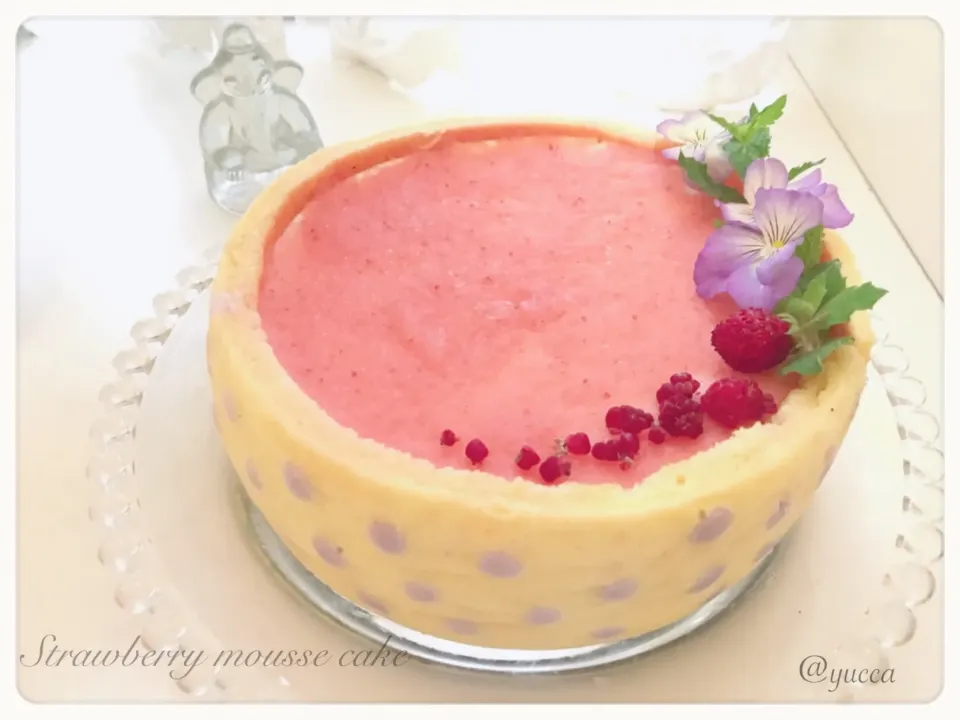 Snapdishの料理写真:久しぶりに🍓おかんのいちごムースケーキ                                        今回は、リアルにおめでとう🎂^^;|yucca@さん