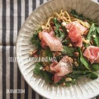 生ハムとルッコラのオイルパスタ