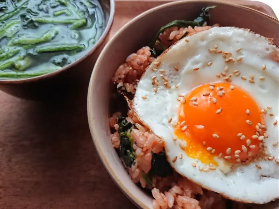 目玉焼きのっけご飯|h*lさん