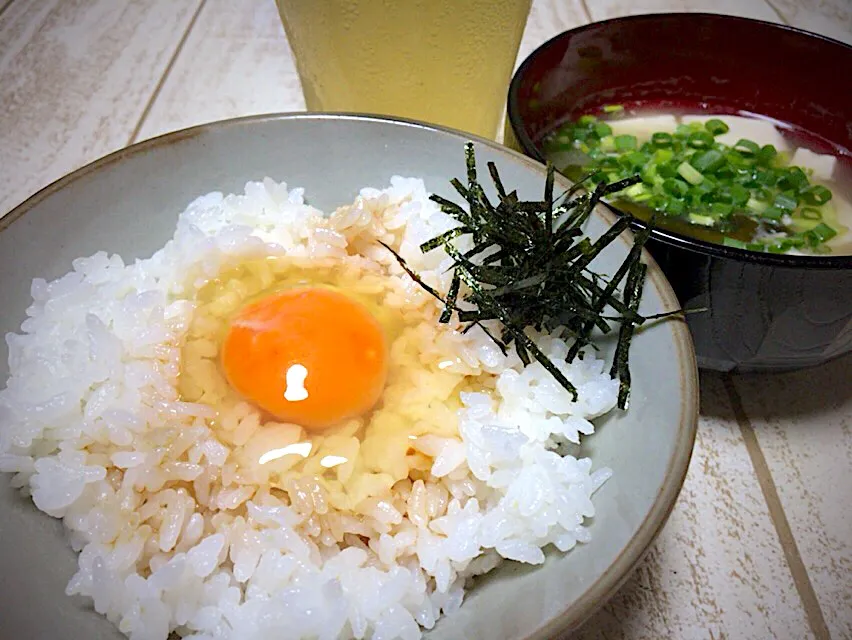 今日の男飯(｡-_-｡)激ウマTKGと味噌汁🎶|ひーちゃんさん