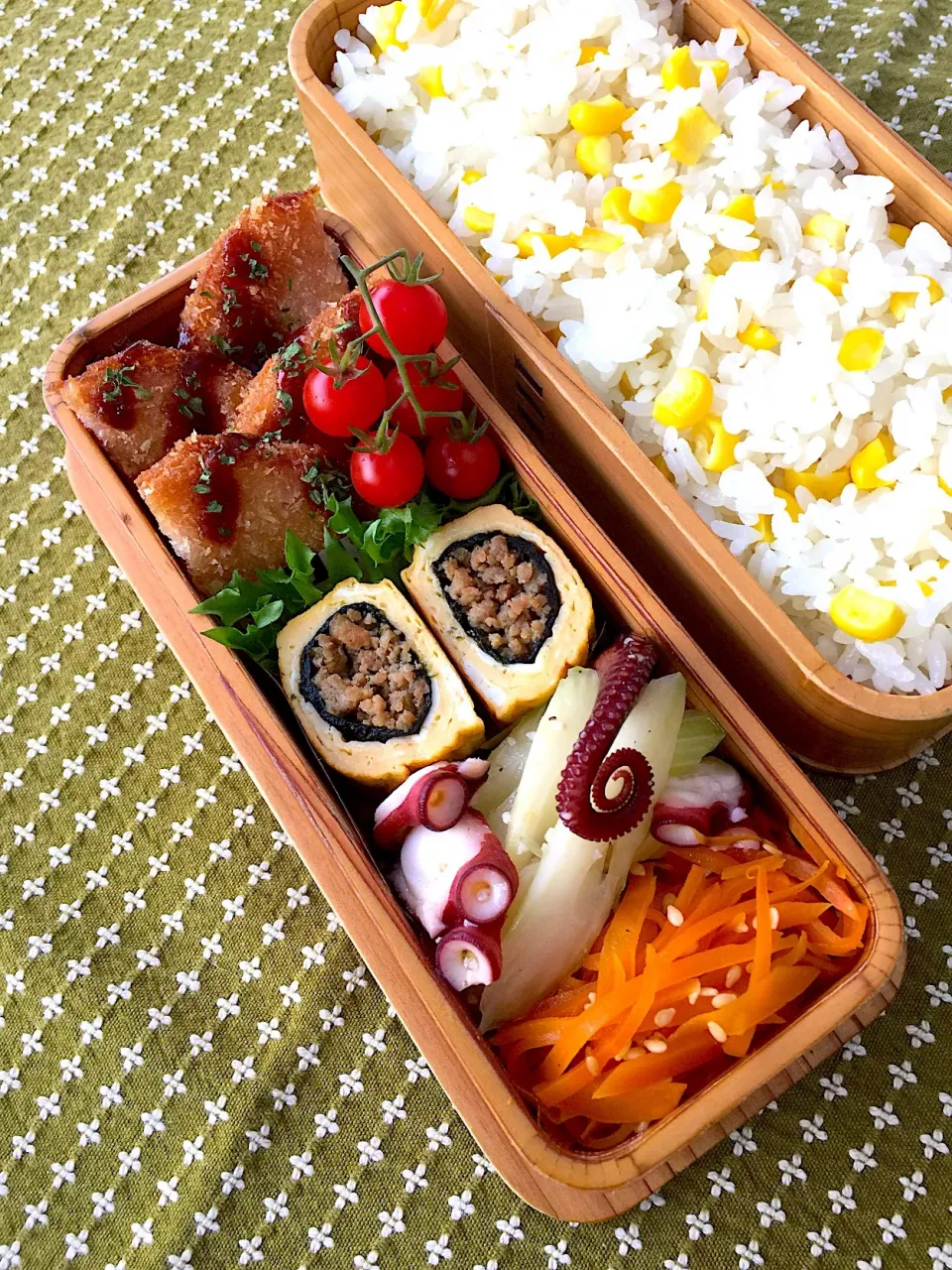 とうもろこしごはん&ハムカツ弁当🌽🐷|udomegu☆さん