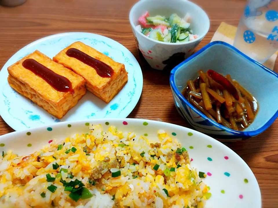 ・焼き飯
・蕗のぴり辛煮
・厚揚げ田楽
・胡瓜とカニカマのマヨ和え|ようかんさん