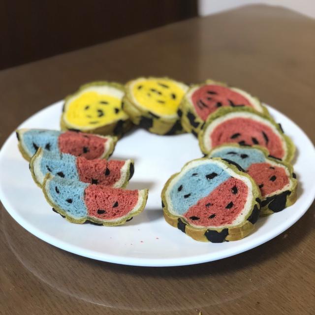 半分 青い スイカのイラストパン スイカ柄 スイカ デコパン リナブルー 手作りパン パン 食パン おうちパン イラストパン 半分青いスイカパントヨ型 Izuyo Snapdish スナップディッシュ Id Y4rcda