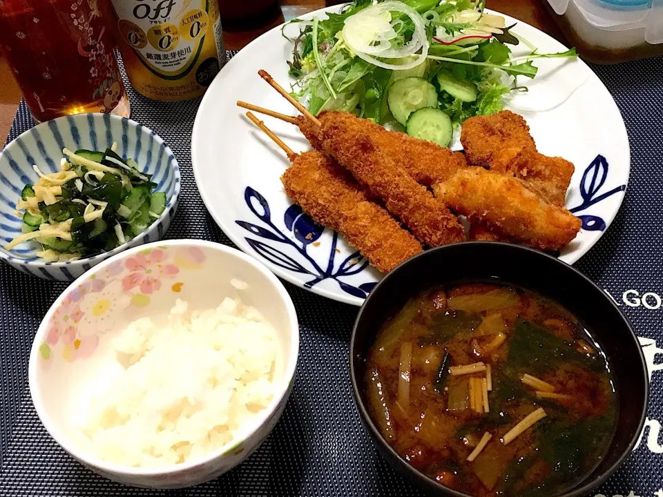 Snapdishの料理写真:串かつ、赤魚唐揚げ、サラダ、さきいか酢の物
味噌汁、ご飯|kumi♡さん