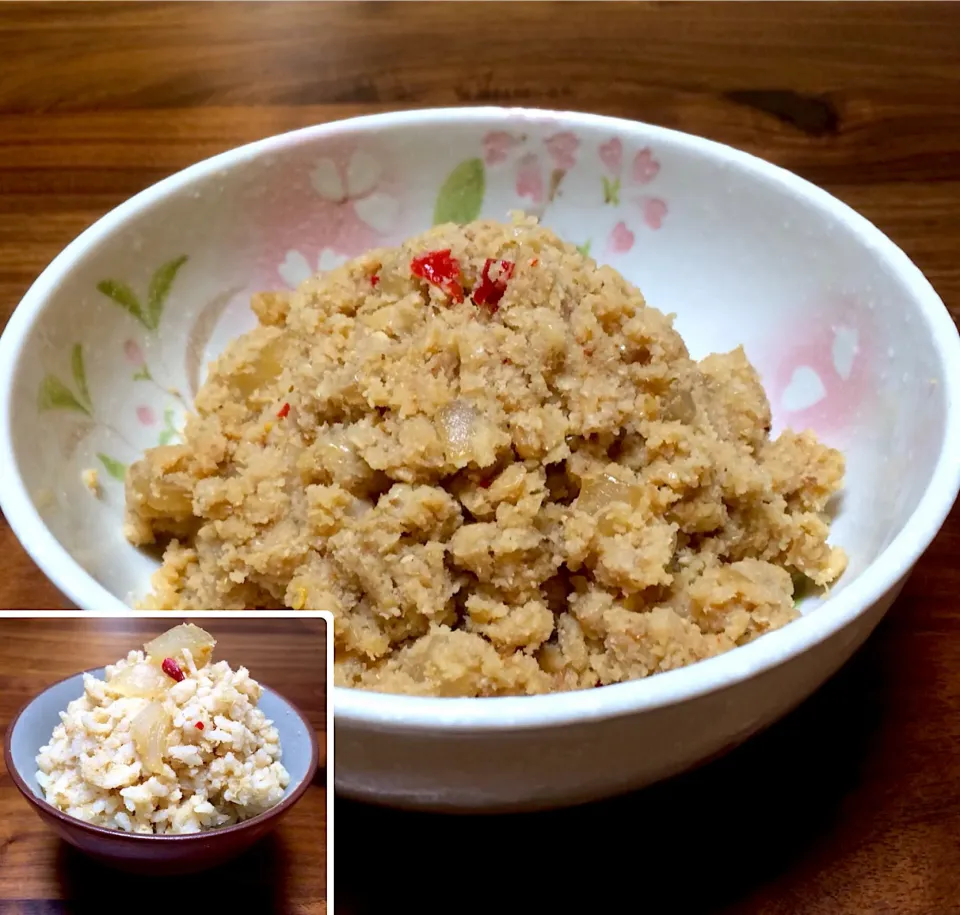 うの花と玉ねぎの醤油煮🌼 と混ぜごはん盛り🍚|ぱぴこ家さん