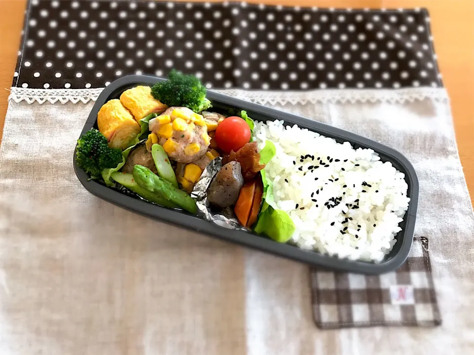 絞り出し肉焼売🐖
卵焼き🍳
煮物🥕
アスパラソテー😋
🥦🍅🍚|あやこさん