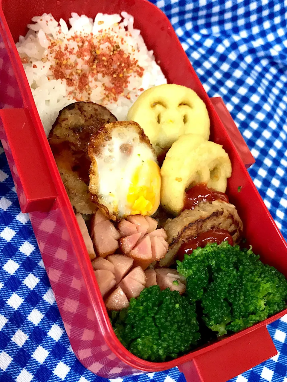 6/15 #中1女子弁当 #アンパンマンポテト #うずらの卵 の目玉焼き#ロコモコ風|みぽりんさん