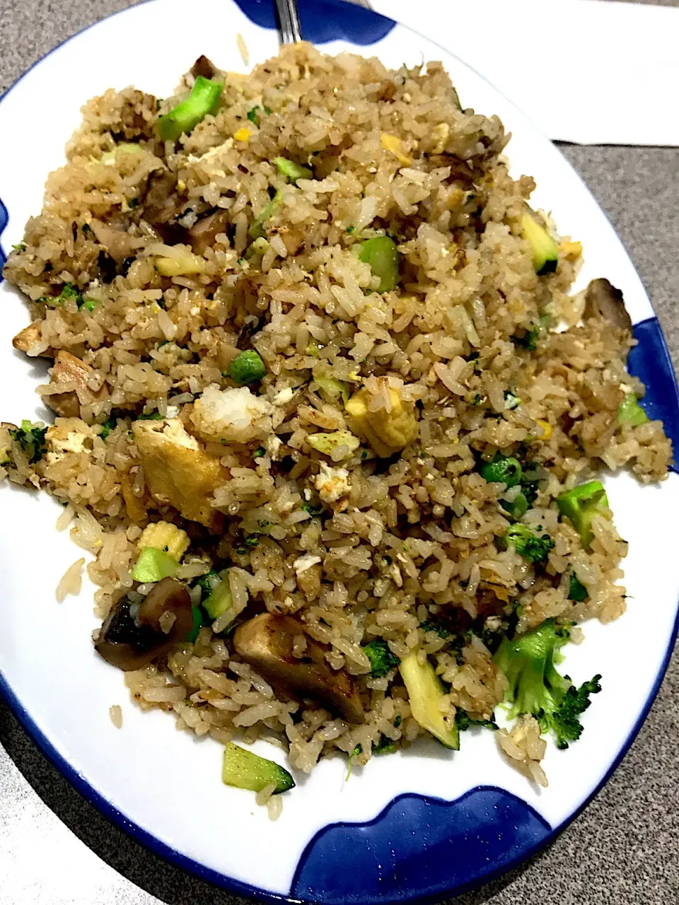 Assorted vegetarian foods fried rice|Sky Blueさん