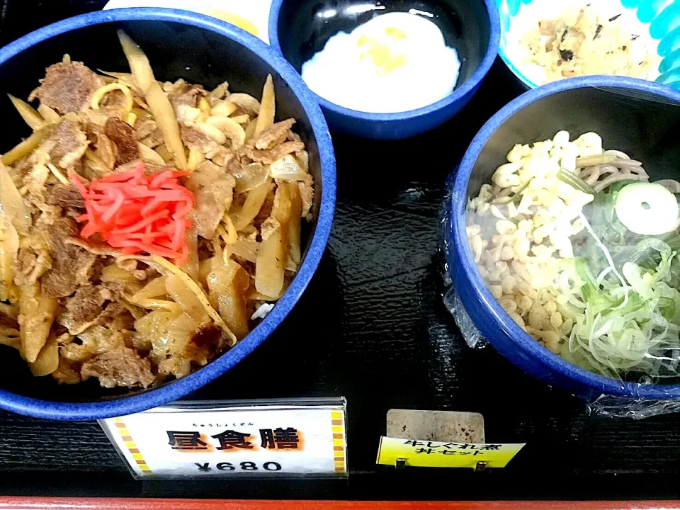 Snapdishの料理写真:牛しぐれ煮丼・そばセット|nyama1さん