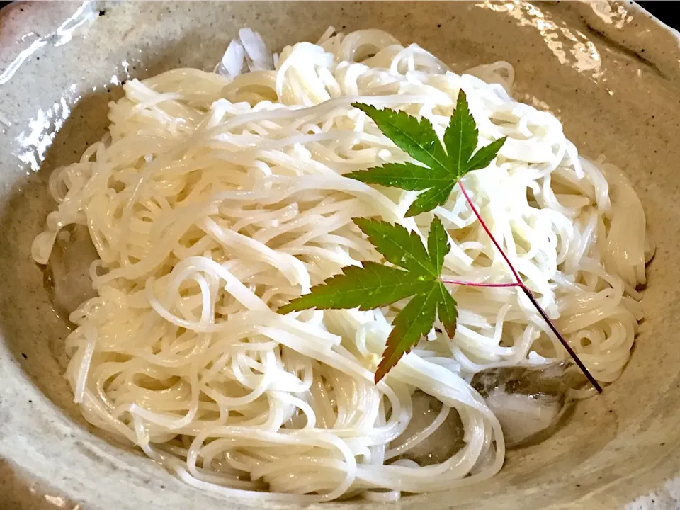 冷や素麺・揖保乃糸
#湯がいて冷水のみ
#手抜きランチ
#麺好き男のランチ|mottomoさん