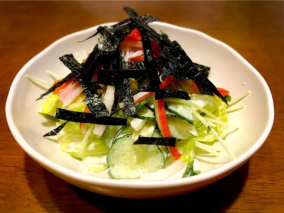 Snapdishの料理写真:ヨシヨシさんの料理 カニカマ和風サラダ|いく❤️さん