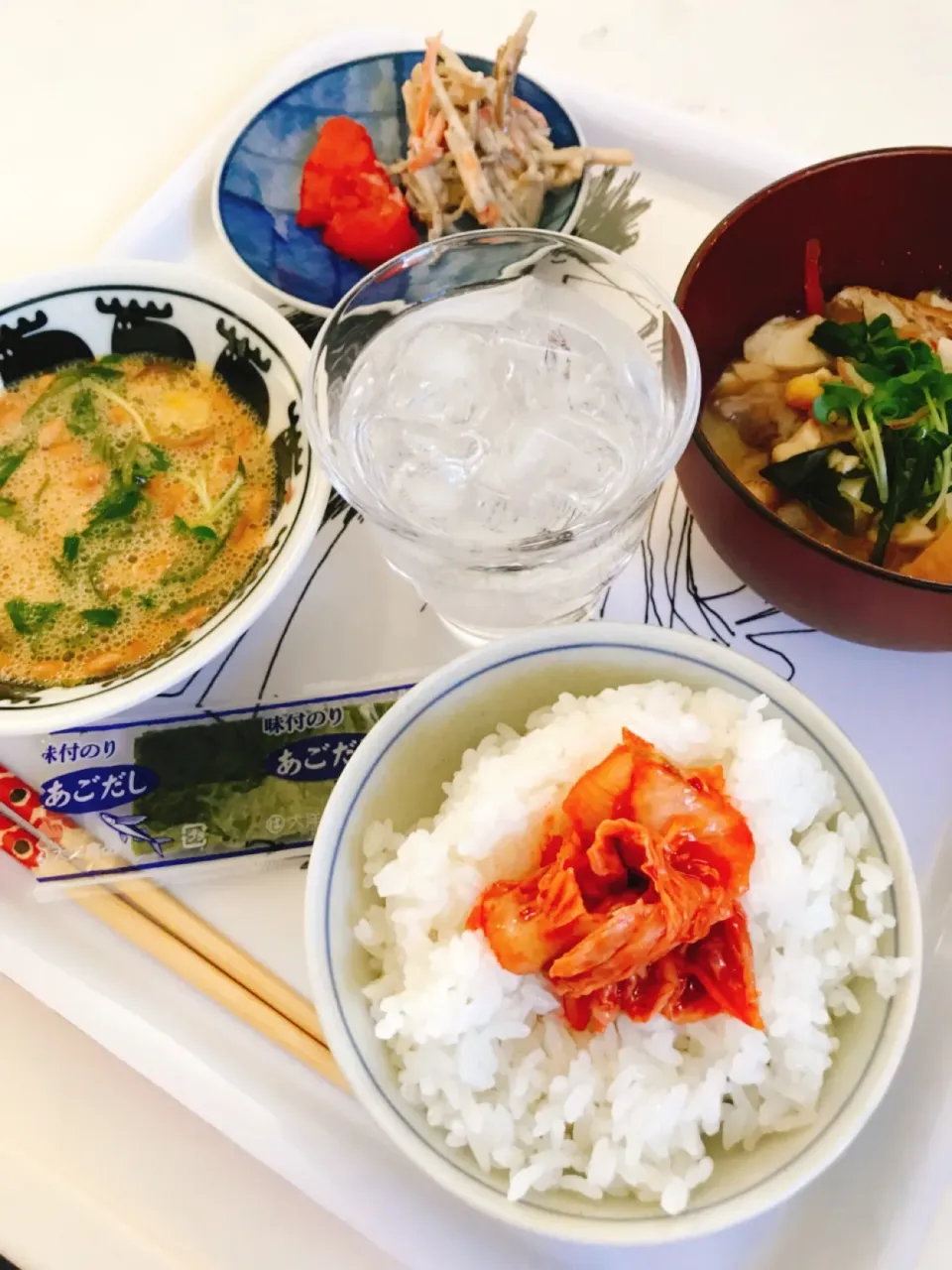 久々、早起きちゃんとした朝ごはん🍚
一杯目、自家製のっけキムチだけで完食しちゃいました😂|良太さん