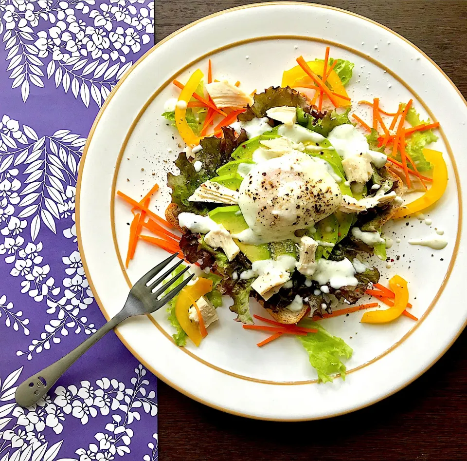 昼ごはん  メキシコ産アボカドでオープンサンド🥑|砂雪さん