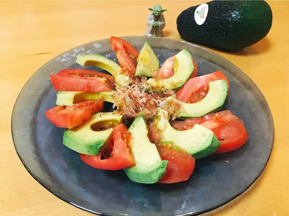 【アボ部】アボカドとトマトの和風カルパッチョ風サラダ🥑🍅🤩|leeさん