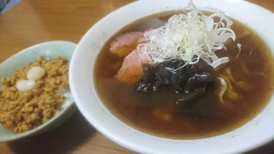 黒辛醤油ラーメン|ボンゴさん