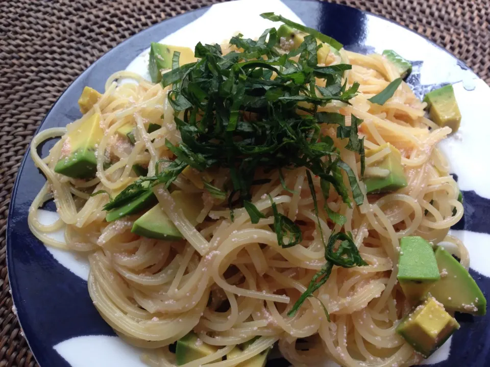 Snapdishの料理写真:アボガドいり明太子スパゲティ|*なおみん*さん