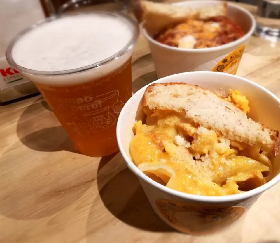 エビカレークリームのショートパスタ＆生ビール|ヴェローナのパン屋さんさん