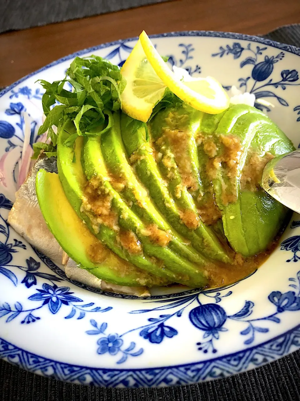 Snapdishの料理写真:アボカド鯖缶丼|Norikoさん