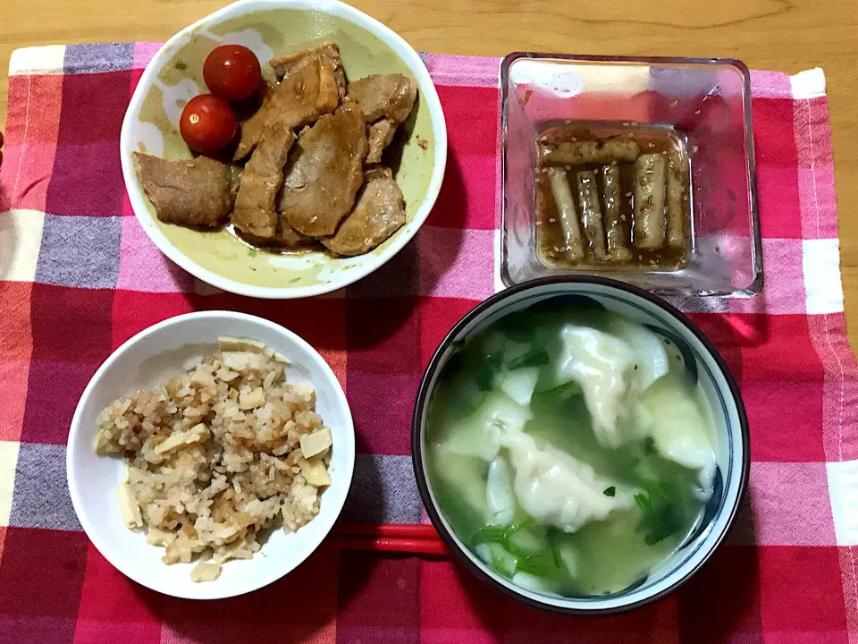 今日の娘っ子の夕ご飯
 #たけのこご飯 #茶色多いな#トマトで赤を|kokoaさん