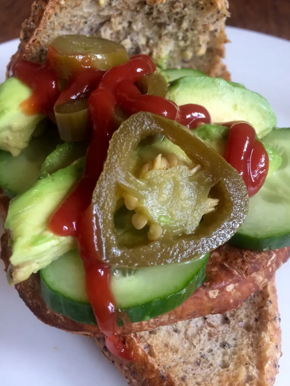 Quorn vegan burger w/ avocado & cucumber|Nick Hiderさん