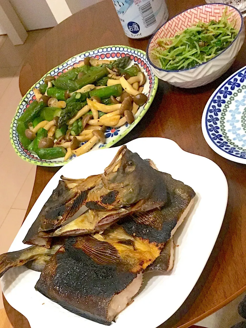 北海道のお土産のホッケ🐟
とアスパラで晩ごはん🍴|AyanoTanakaさん