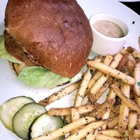 Snapdishの料理写真:Turkey Burger w/ Truffle Fries|Aida Solomonさん