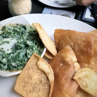 Snapdishの料理写真:Spinach-Artichoke Dip|Aida Solomonさん