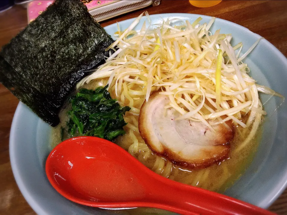 松壱屋 ネギ醤油ラーメン|もにもにかさん