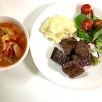 生醤油と刻みわさびで食べる一口ステーキ|Jessy♡さん