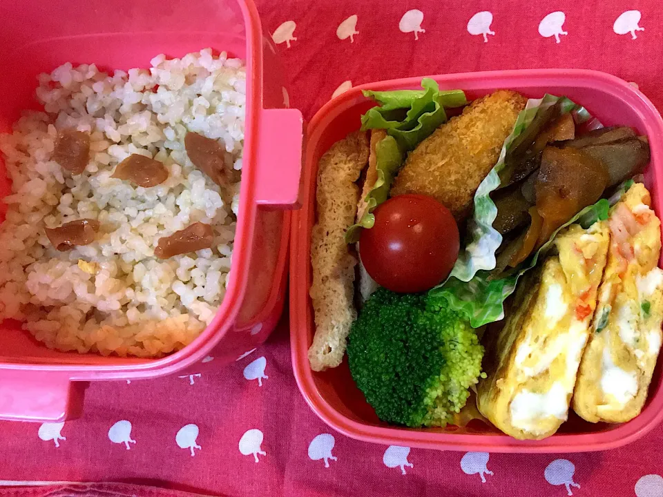 ♫6/18今日のお弁当♫〜カニカマ入り卵焼き、カレーコロッケ、あげの甘辛煮、きんぴらごぼう、ブロッコリー、プチトマト〜|Satokoさん