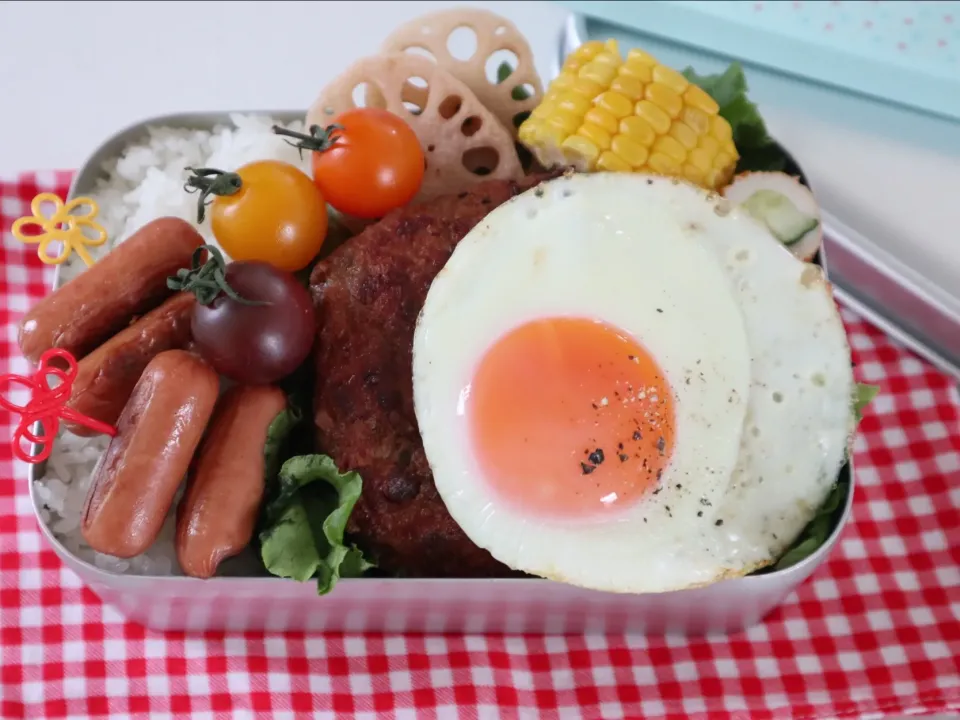 Snapdishの料理写真:中学生男子弁当🍱
鶏つくねハンバーグでロコモコ弁当🌴|なかじー。さん