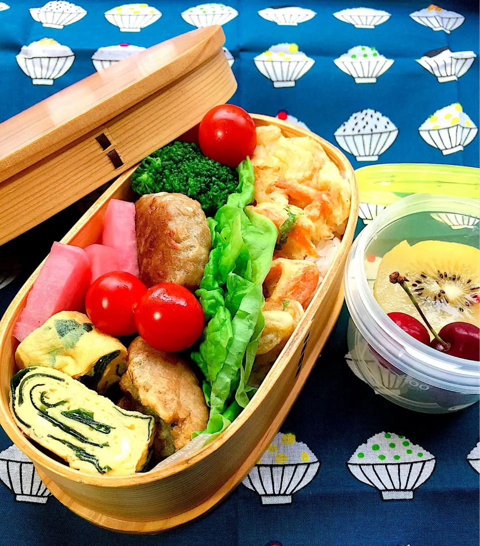 #お弁当  #お父さん弁当  #お弁当じまん   #和食弁当  #野菜たっぷり  #わかめ入り卵焼き   #冷食ミニハンバーグ  #手抜き  #柚子大根甘酢漬け   #手抜き弁当  #デザートはゴールドキーウィとアメリカンチェリー🍒 #鯖の唐揚げ #ブロッコリーマヨ|Blueberry🫐さん