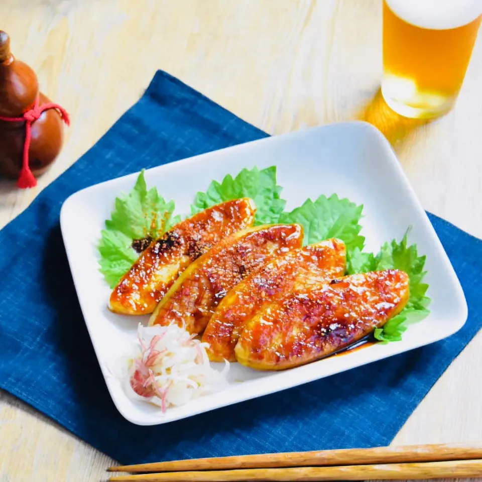 Snapdishの料理写真:うなぎのかば焼き風＊笹かまぼこ- ふじたかなの"いつも美味しい！もの探し"|ふじたかなさん