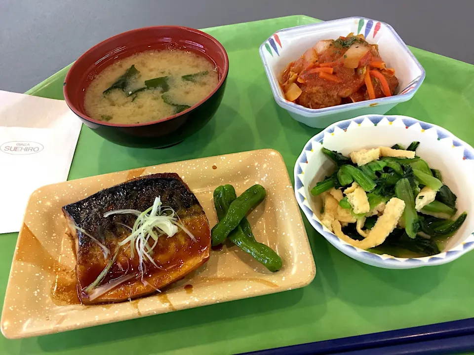 Snapdishの料理写真:鯖の生姜煮、油揚と小松菜の煮浸し、ミートボールトマト煮|Tadahiko Watanabeさん