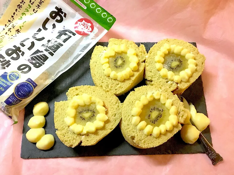 丸ごとキウイ🥝ロールケーキ|Arikomamaさん